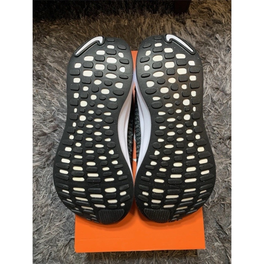 Women's Size 10 Nike ReactX Infinity Run 4 Running Shoes Black White DR2670-003 - Picture 8 of 10